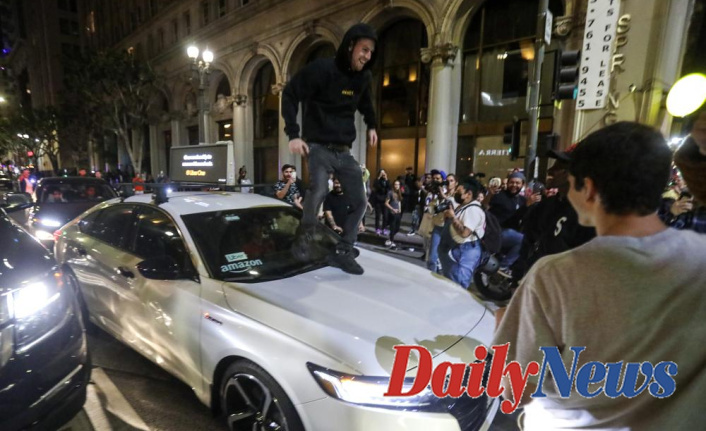 Los Angeles' unruly crowd disperses after Super Bowl