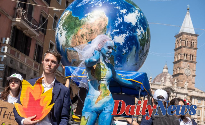 Global climate protest by activists, condemning the war in Ukraine