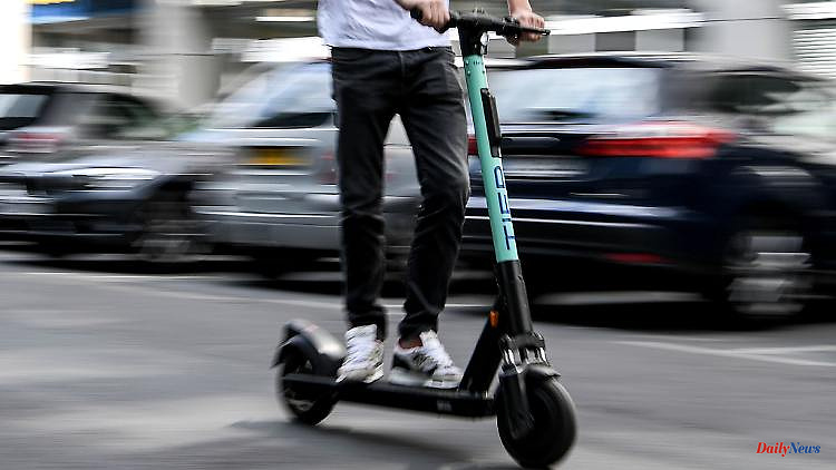 Driving ban for the car: On the road with e-scooters on drugs?