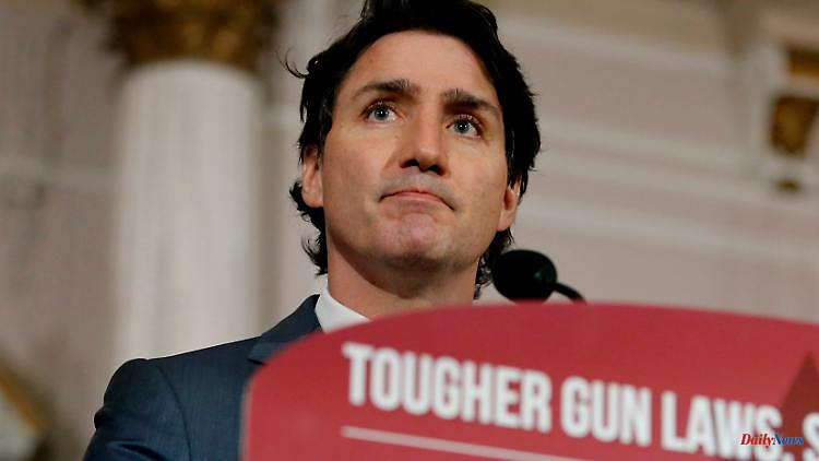 Response to US shooting: Trudeau announces stricter gun laws for Canada