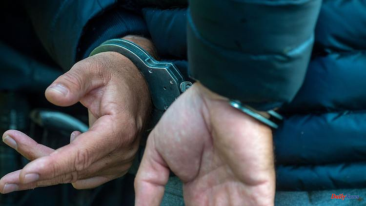 Saxony: Man in custody for drug trafficking with a crypto cell phone