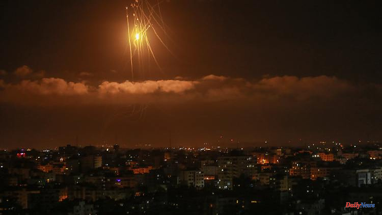 After shelling from Gaza Strip: Israel fires rocket at Hamas targets