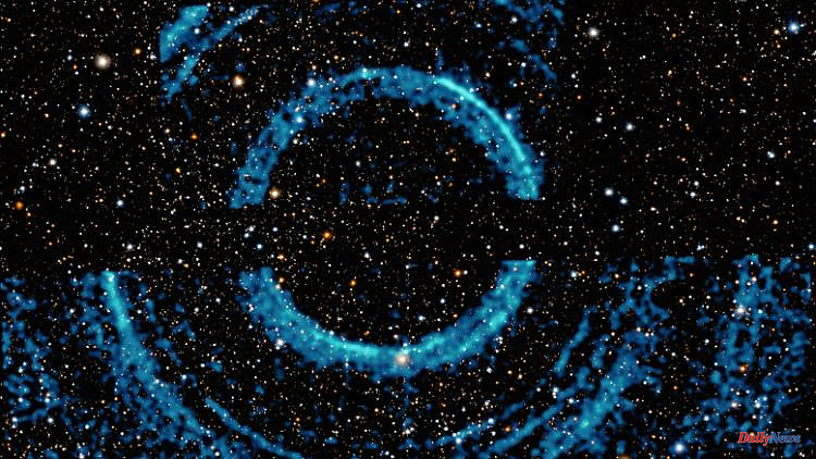 Mass of three billion suns: Researchers discover huge black hole
