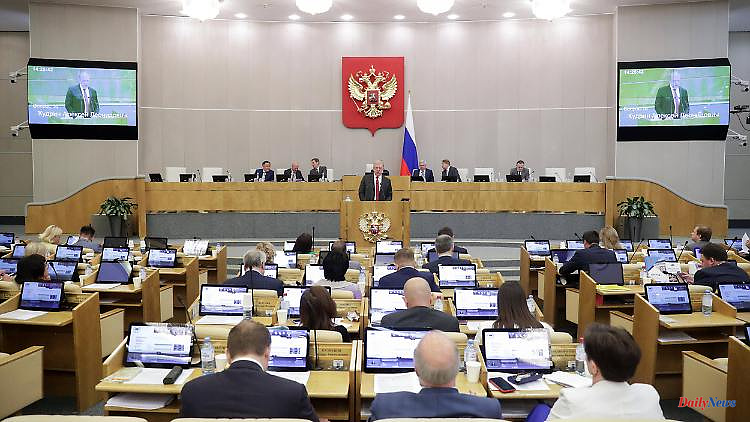 Concern for Kremlin critics: Duma tightens law against "foreign agents"
