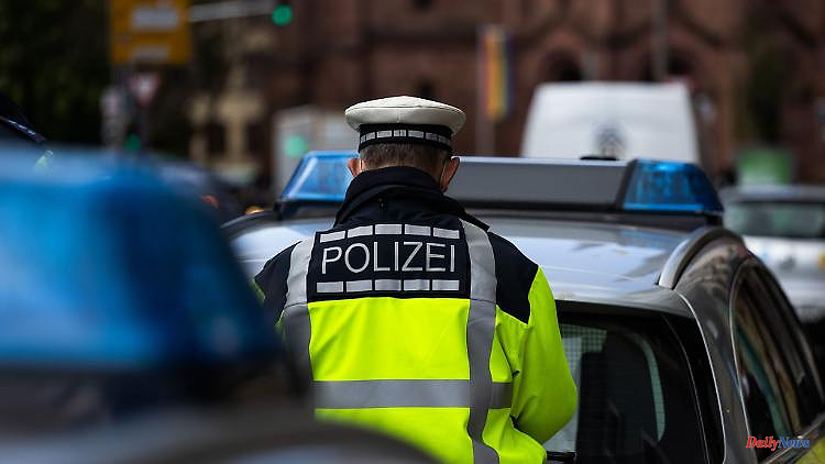 67-year-old barricaded himself: two police officers in Saarbrücken shot