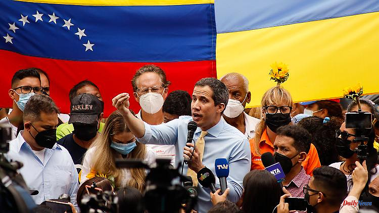 Venezuelan opposition leader: Guaidó attacked by crowd during local visit