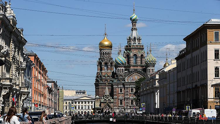 A trip to St. Petersburg: My family lives in a Russian parallel world