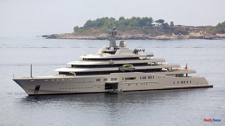 Fear of confiscation: oligarchs save their yachts to Turkey
