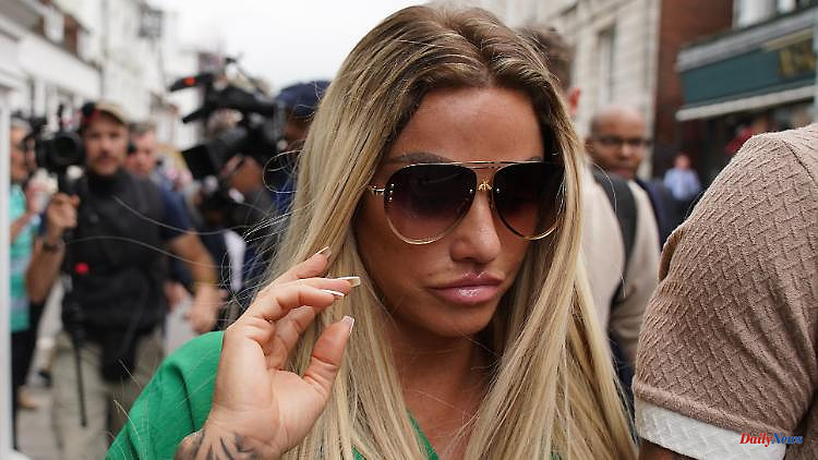 Social hours for the "Boxenluder": Katie Price has to work for insults