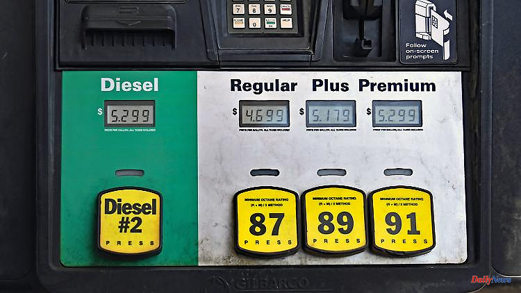 Convincing Congress: Biden wants to temporarily suspend gasoline tax