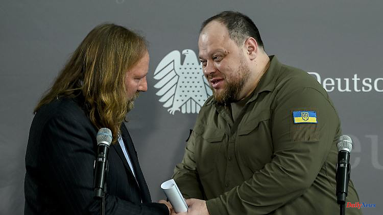 "Marten and leopards too": Kiev's head of parliament demands German tanks