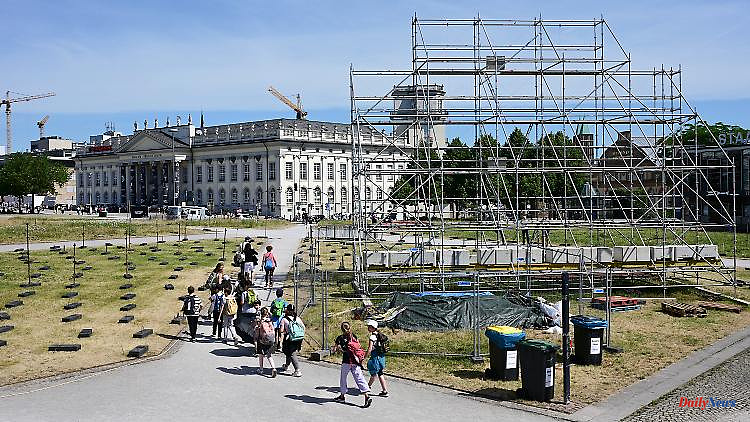 Federal government demands consequences: First resignation after the Documenta scandal