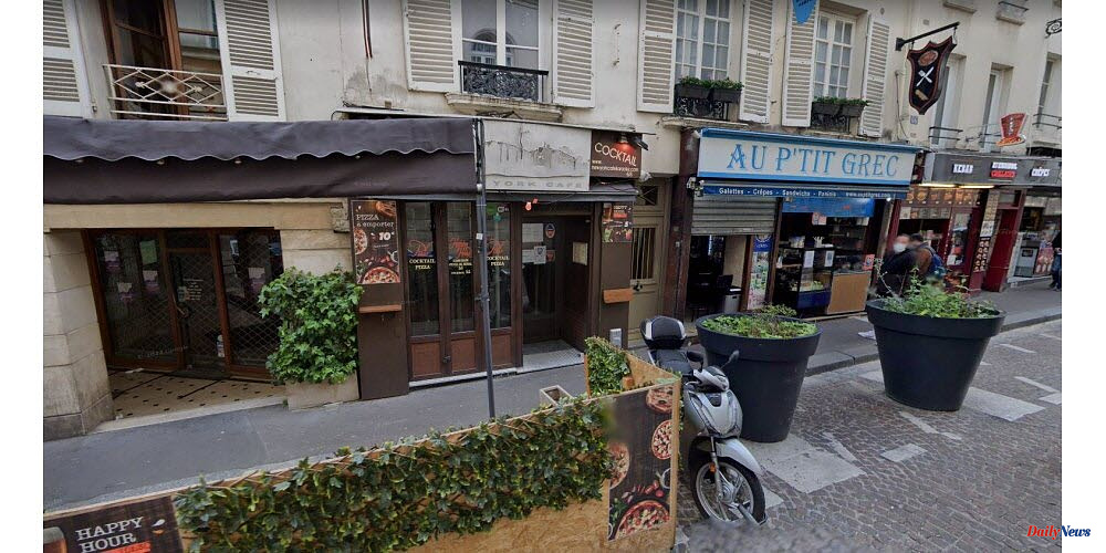 Paris. Bar stabbed to death, another hurt