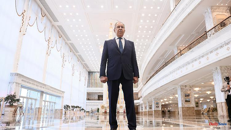Mobilization in Belarus?: Lavrov: "New Iron Curtain comes down"