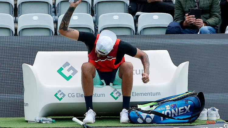 Tsitsipas fails early: Kyrgios freaks out, is warned and wins
