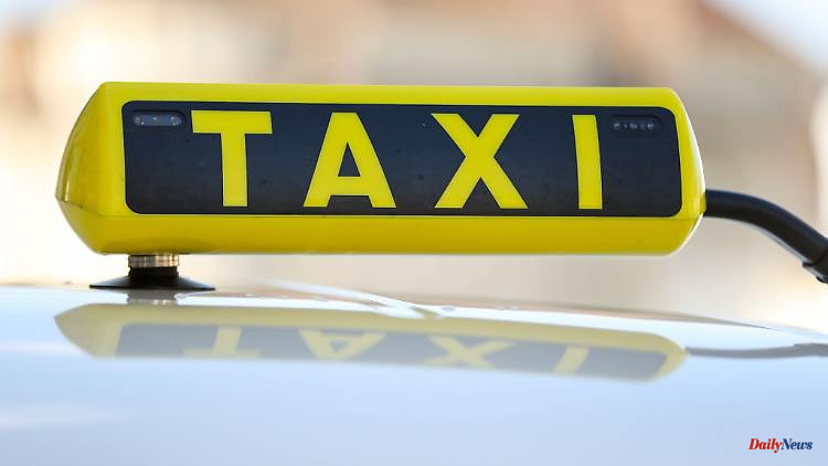 Hesse: Taxi center saves old woman from scammers