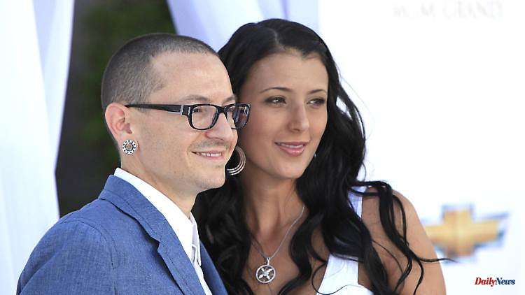 "Think of a goodbye kiss ....": Widow reminds of the Linkin Park singer