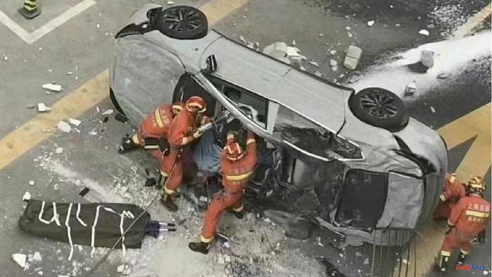 Two people killed when Nio electric car crashes from the third floor of Shanghai office