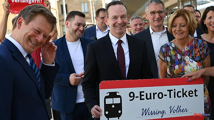 Possible from the end of the year: Minister of Transport is considering a successor to the 9-euro ticket