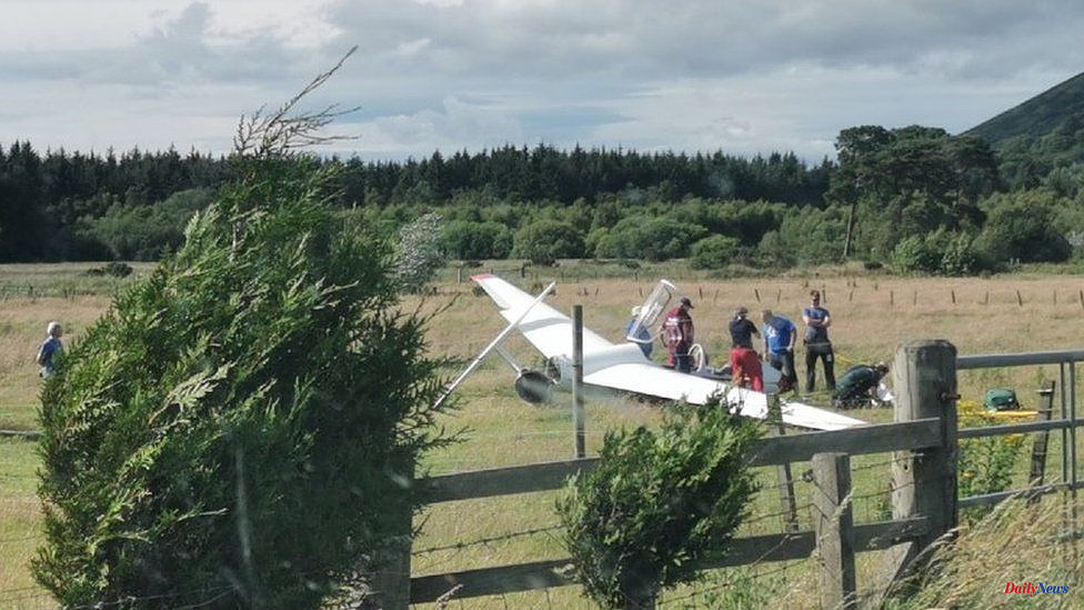 After Kinross glider crashes, pilot was airlifted to a hospital