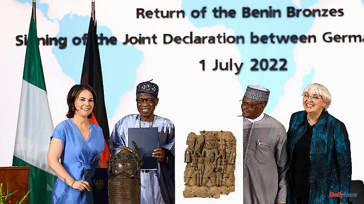 Looted art from the colonial era: Benin bronzes to be returned to Nigeria