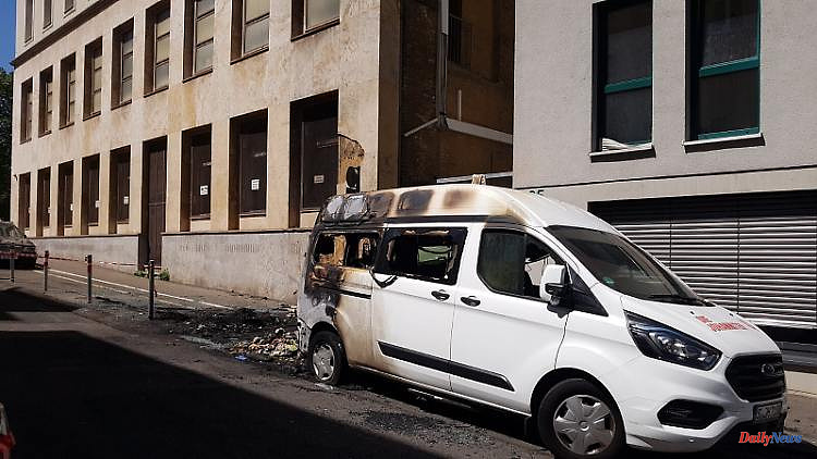 Incident in Stuttgart: Unknown people set fire to the Turkish consulate's car