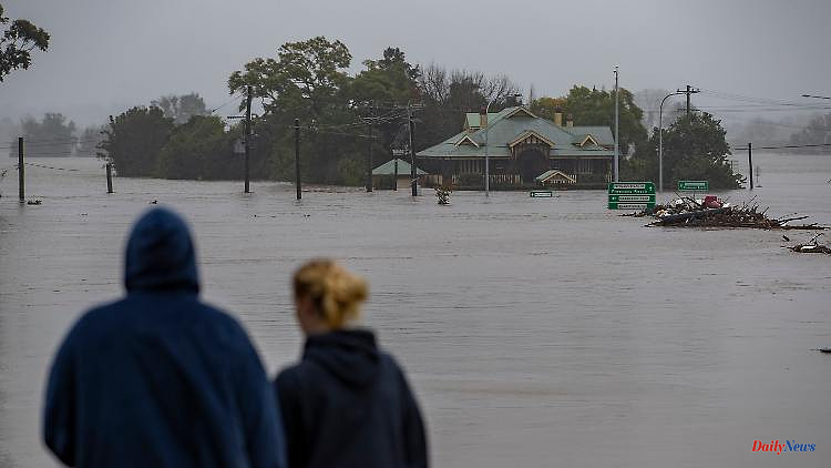 Devastating floods: 50,000 Australians to flee water