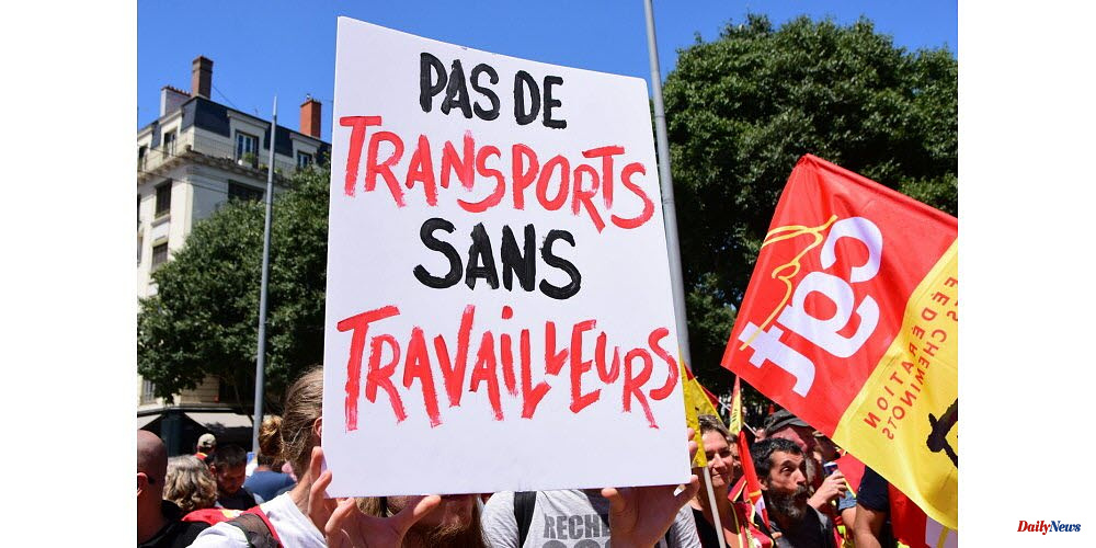 Transportation. Strikes: What's in store for you Wednesday at SNCF, and all summer at airports?