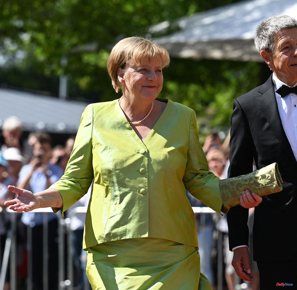 Ex-Chancellor Merkel comes to the Festspielhaus with the sounds of wind instruments