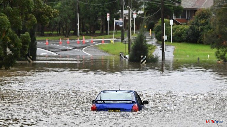 Floods in Sydney: Tens of thousands ordered to evacuate