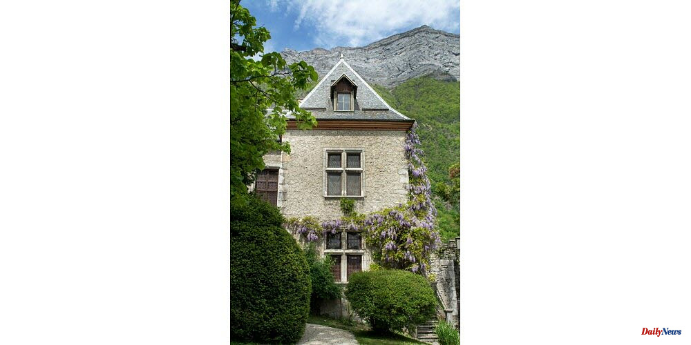 Saint-Pierre-d'Albigny. Savoie: The castle of Miolans is open to the public in a section dating back to 15th century