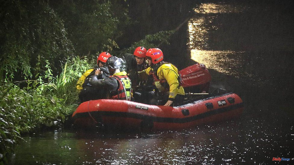 Man rescued by handcuffs after jumping in Manchester canal