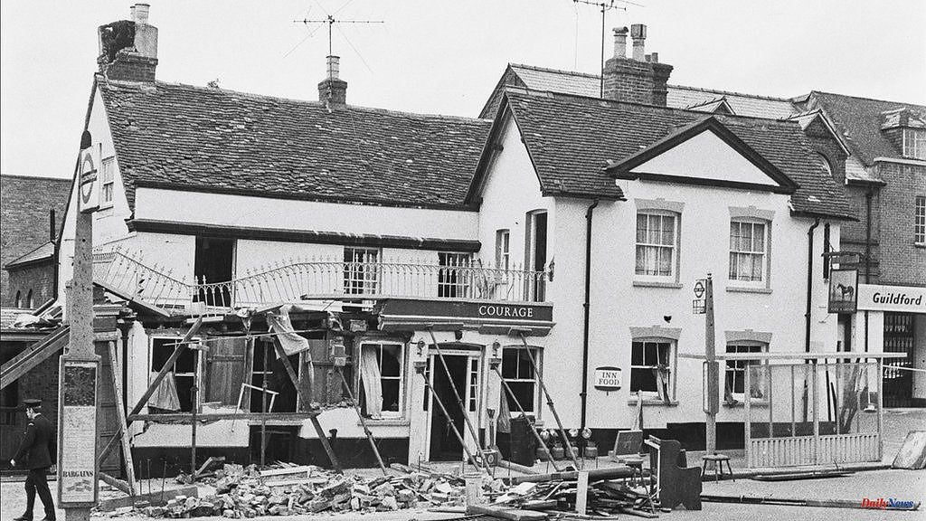 Inquest into Guildford pub bombings: Soldier recalls being trapped