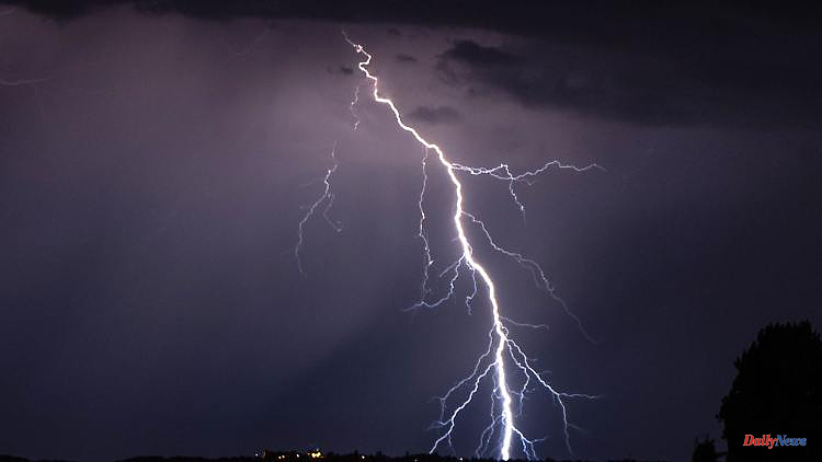 North Rhine-Westphalia: NRW: weather service warns of thunderstorms and storms