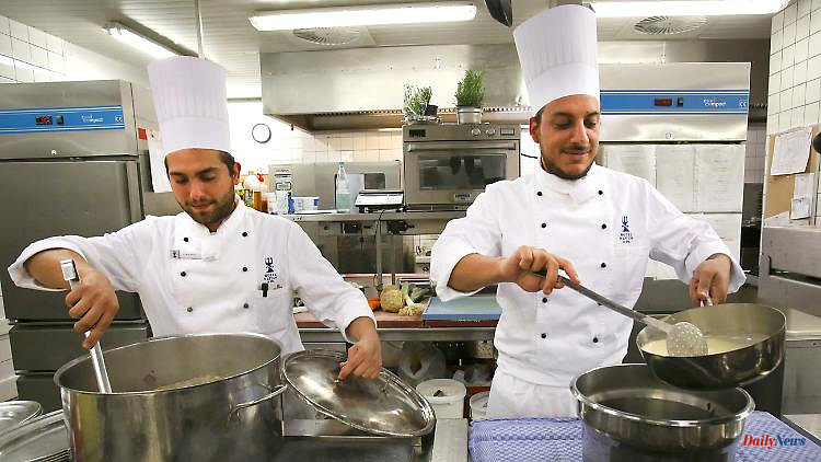 Similar to airports: Faeser wants to recruit foreigners for gastronomy