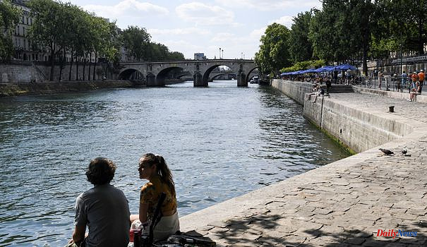 On the Seine, the river brigade dissuades swimmers tempted by the heat