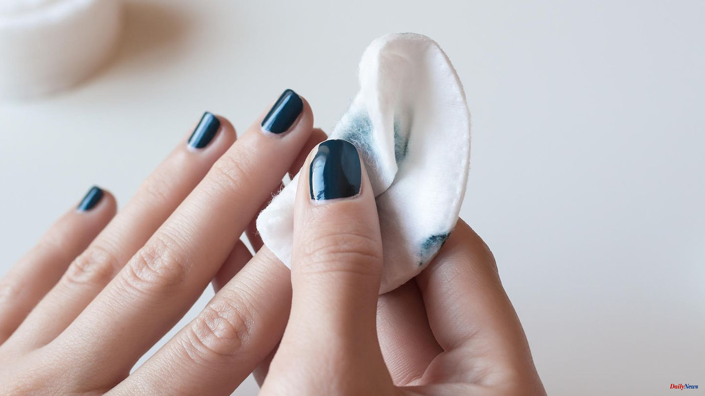 Gentle application: removing nail polish: the best tips and home remedies