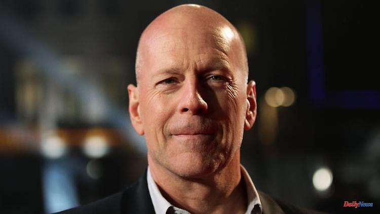 Living in Hollywood retirement: Bruce Willis plays harmonica instead of moping