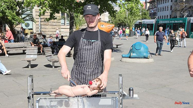 Thuringia: provocative animal welfare action: baby doll on the grill