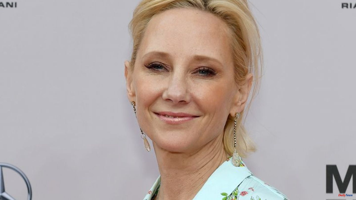 Actress: Anne Heche seriously injured in a car accident