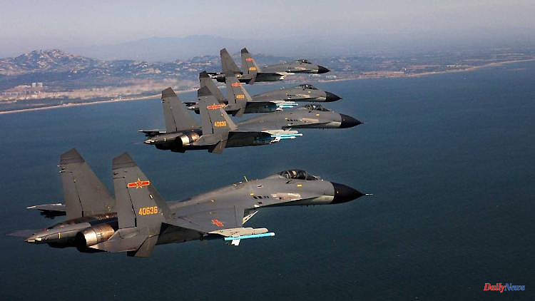 USA "playing with fire": Beijing starts military deterrent maneuvers