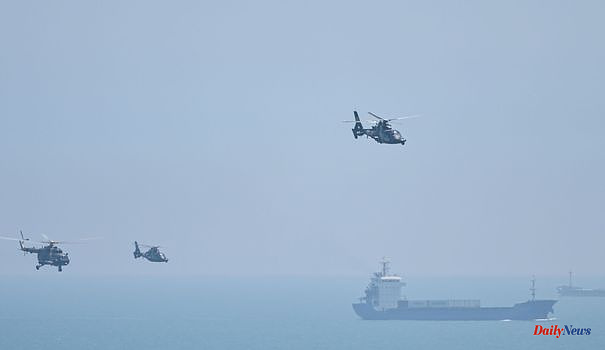 Taiwan: China begins its military maneuvers and fires projectiles towards the strait