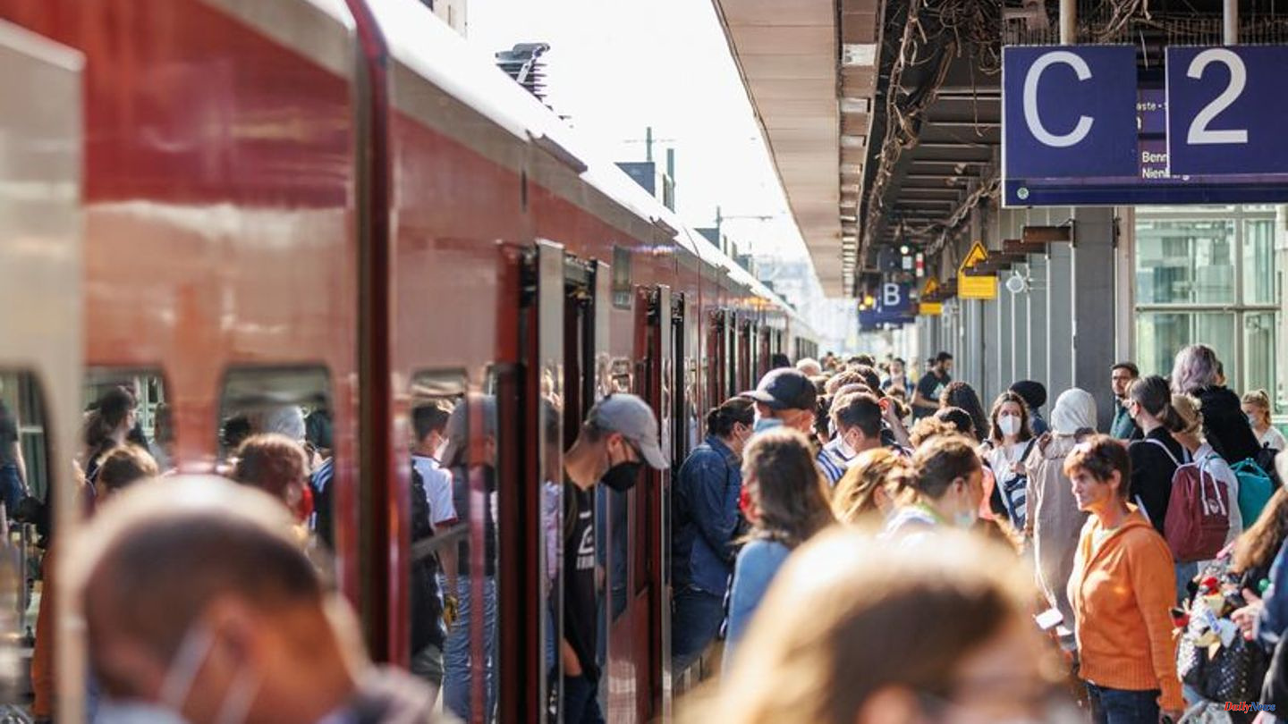 Public transport: Train: Significantly more passengers in local transport