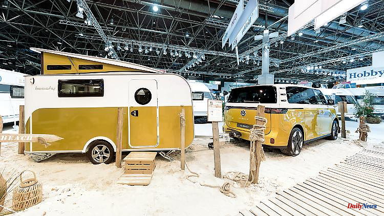 Beachy Air and Maxia Van: Hobby comes light and luxurious to the caravan salon