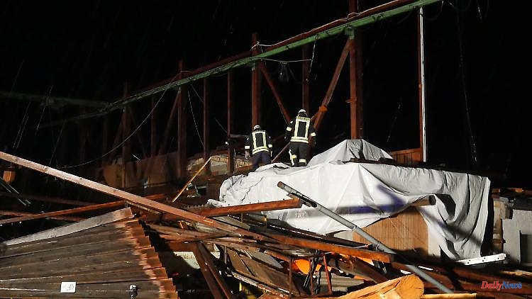 Tornado in Bad Wurzach?: Storm sweeps the roof of the warehouse