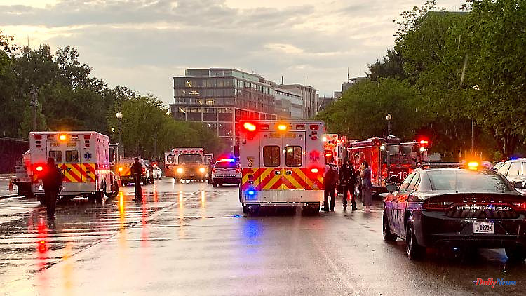US government "sad": Two dead in lightning strike at the White House