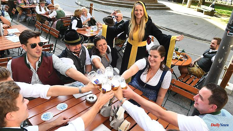 Bavaria: Wirtshauswiesn: "Ozapft is" also in Munich restaurants
