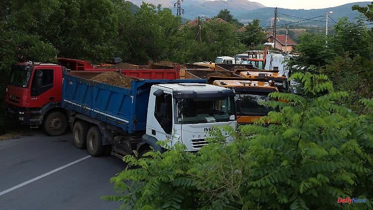 Situation at the border calms down: barricades in northern Kosovo are being dismantled
