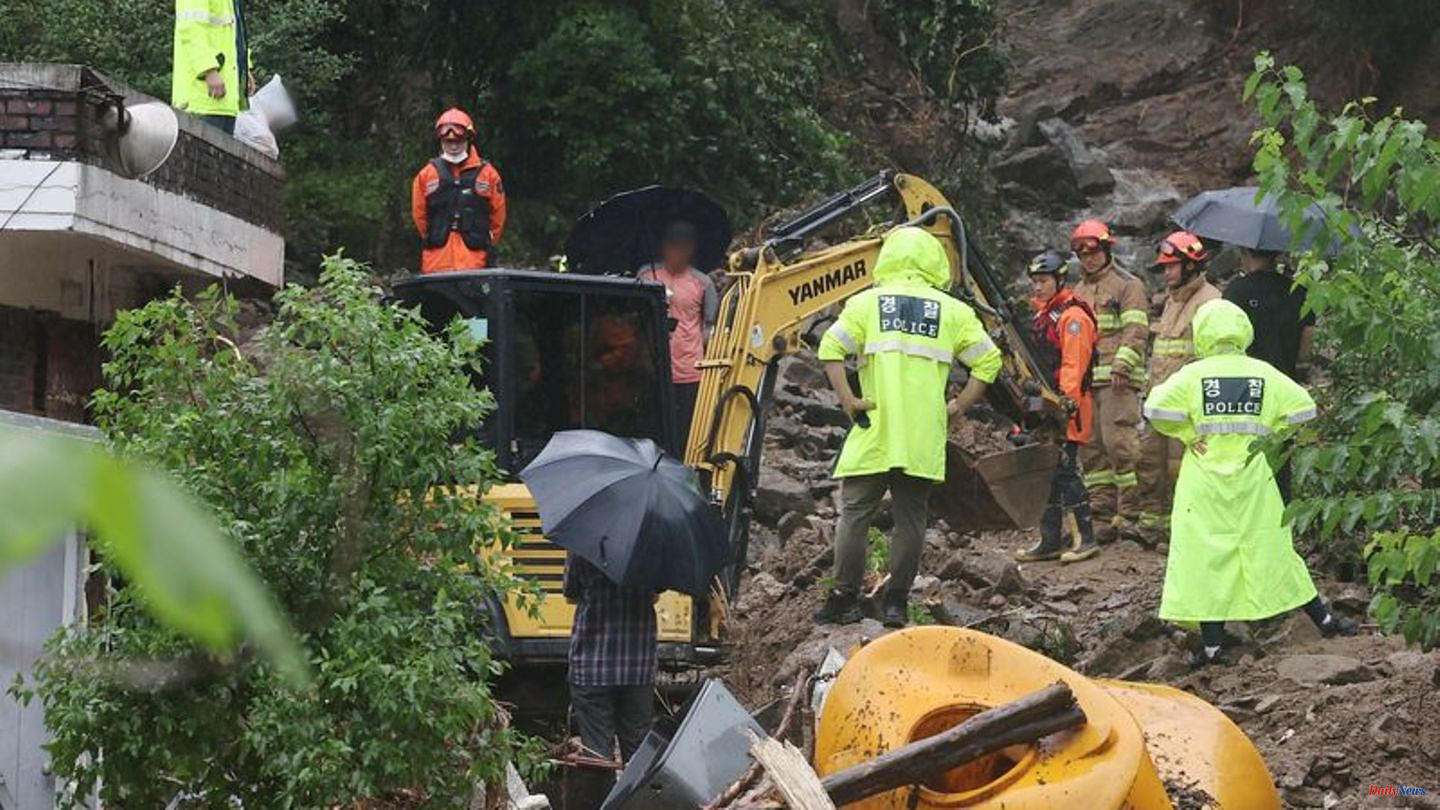 Floods: At least seven dead in storms in South Korea
