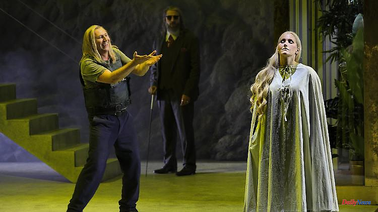 Director enraged Wagnerians: Angry boos for Bayreuth's "Siegfried"